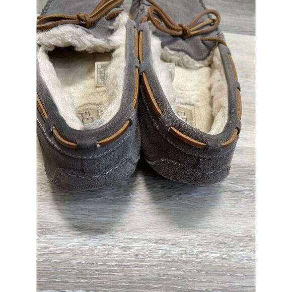 UGG DAKOTA PEWTER SUEDE SHEEPSKIN ANKLE SLIPPERS SIZE US 9/UK 7.5/EU 40 - Picture 5 of 7